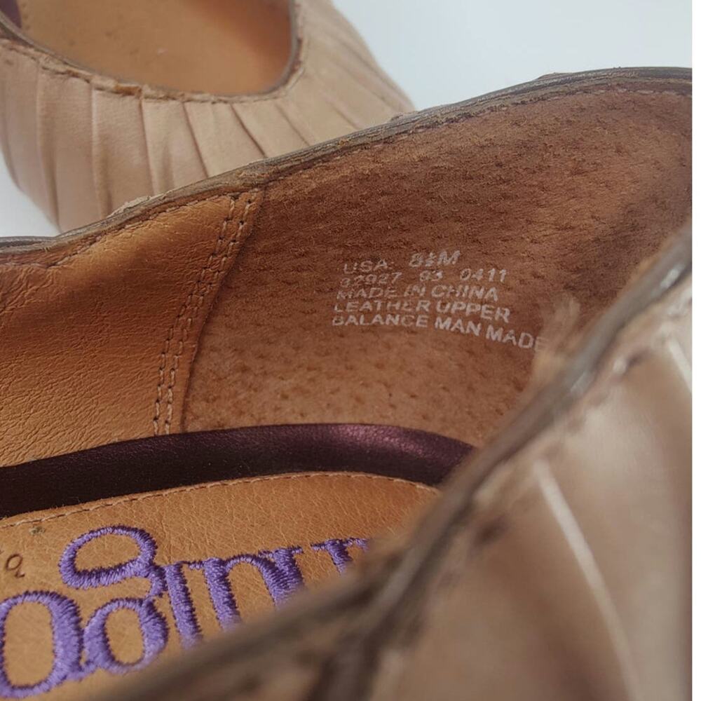 Tan leather pleated heels sz 8.5. Indigo by Clarks - Picture 7 of 9